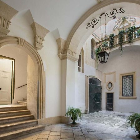 Appartamento Porta del Duomo Luxury by BarbarHouse Lecce Esterno foto