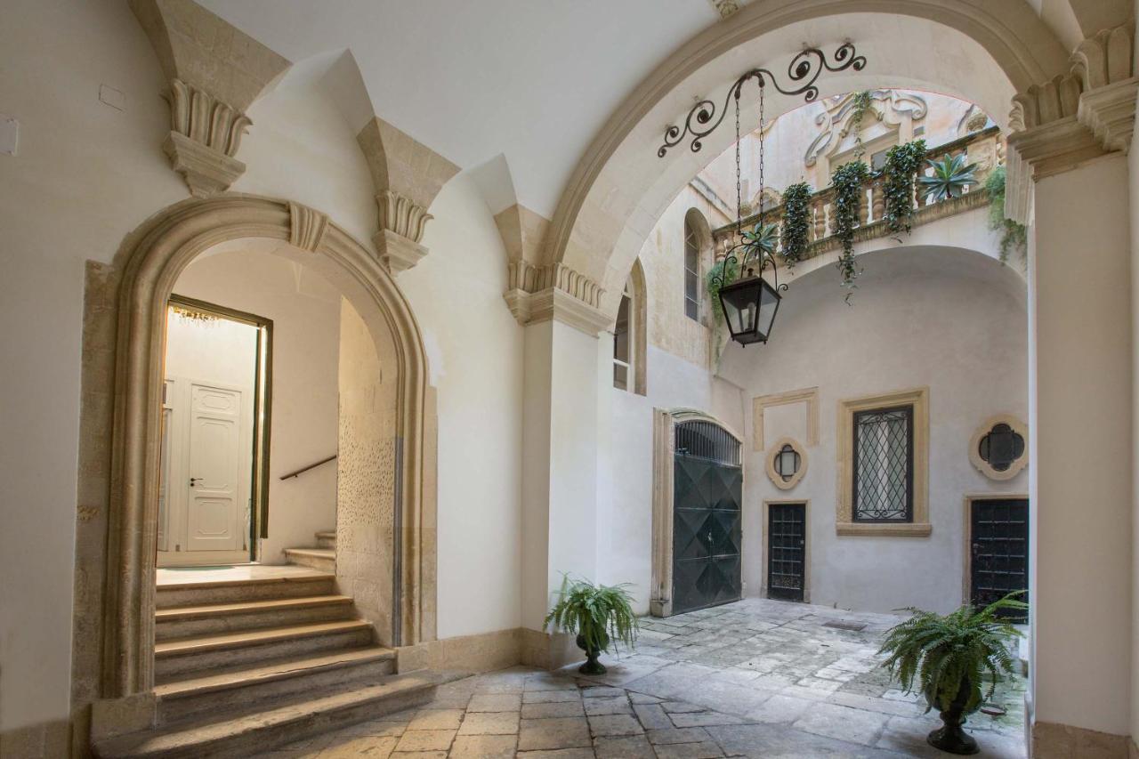 Appartamento Porta del Duomo Luxury by BarbarHouse Lecce Esterno foto