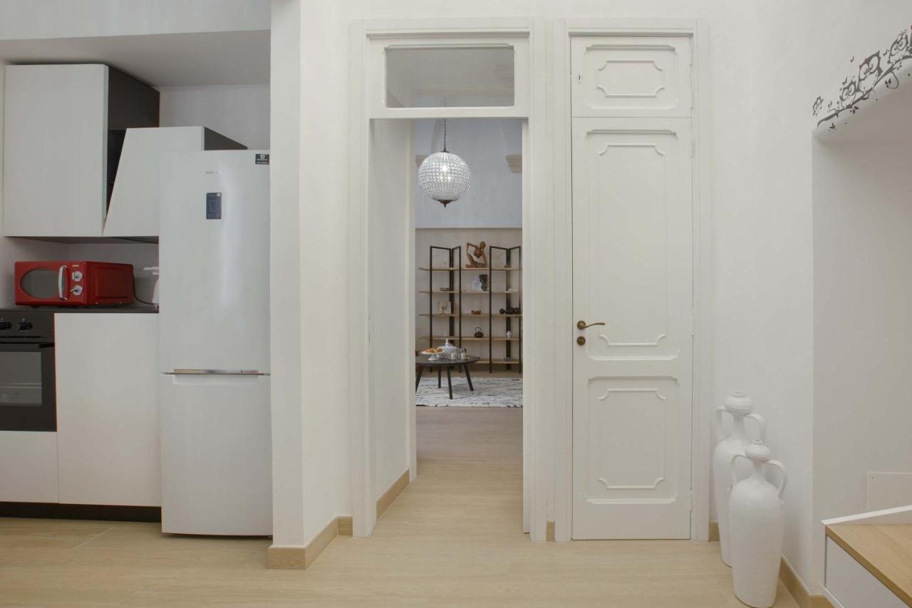 Appartamento Porta del Duomo Luxury by BarbarHouse Lecce Esterno foto