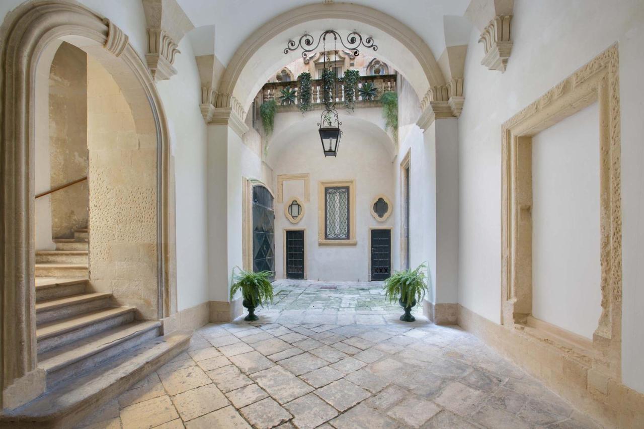 Appartamento Porta del Duomo Luxury by BarbarHouse Lecce Esterno foto