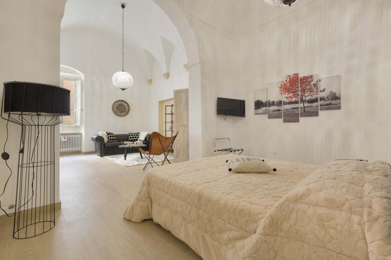 Appartamento Porta del Duomo Luxury by BarbarHouse Lecce Esterno foto