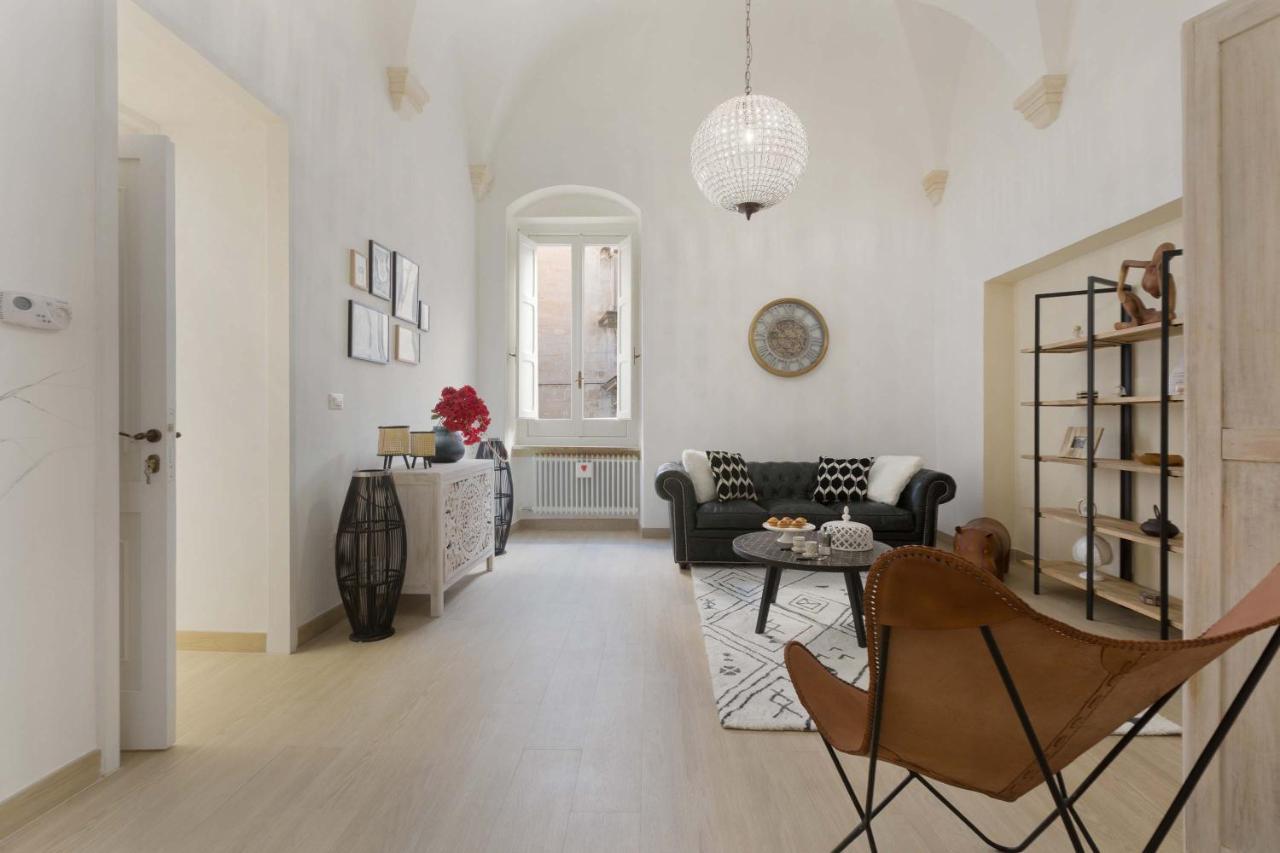 Appartamento Porta del Duomo Luxury by BarbarHouse Lecce Esterno foto
