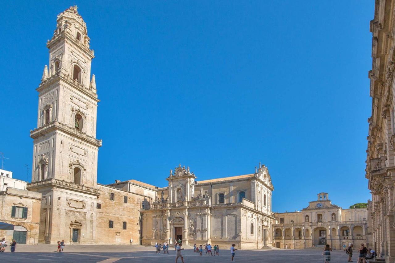 Appartamento Porta del Duomo Luxury by BarbarHouse Lecce Esterno foto